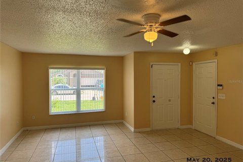 House in Orlando, Florida 3 bedrooms, 137.12 sq.m. № 1917190 - photo 4