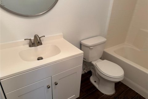 House in Orlando, Florida 3 bedrooms, 137.12 sq.m. № 1917190 - photo 25