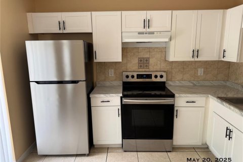 House in Orlando, Florida 3 bedrooms, 137.12 sq.m. № 1917190 - photo 6