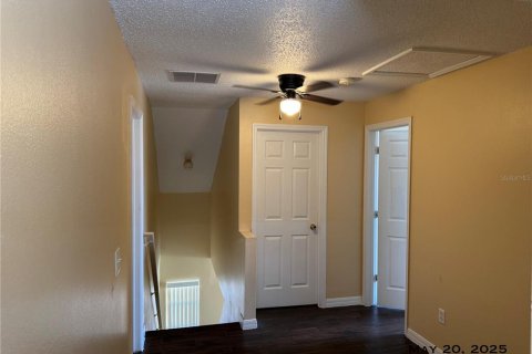 House in Orlando, Florida 3 bedrooms, 137.12 sq.m. № 1917190 - photo 18