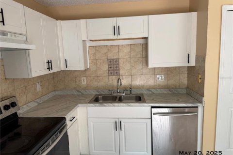 House in Orlando, Florida 3 bedrooms, 137.12 sq.m. № 1917190 - photo 30