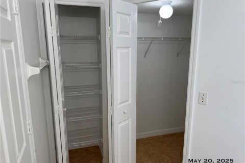 House in Orlando, Florida 3 bedrooms, 137.12 sq.m. № 1917190 - photo 14