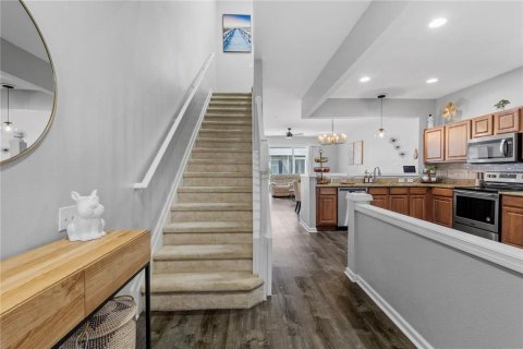 Townhouse in Wesley Chapel, Florida 3 bedrooms, 147.53 sq.m. № 1717579 - photo 5