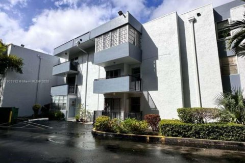 Copropriété à louer à Miami, Floride: 2 chambres, 80.45 m2 № 1954934 - photo 22