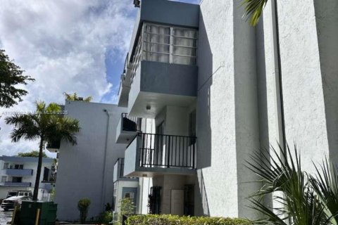 Copropriété à louer à Miami, Floride: 2 chambres, 80.45 m2 № 1954934 - photo 20
