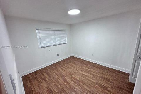 Copropriété à louer à Miami, Floride: 2 chambres, 80.45 m2 № 1954934 - photo 6