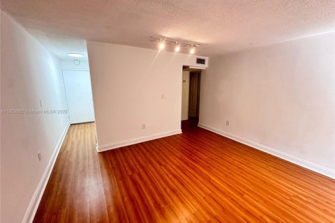 Copropriété à louer à Miami, Floride: 2 chambres, 80.45 m2 № 1954934 - photo 3