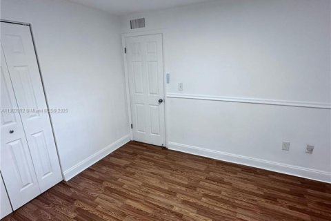 Copropriété à louer à Miami, Floride: 2 chambres, 80.45 m2 № 1954934 - photo 8