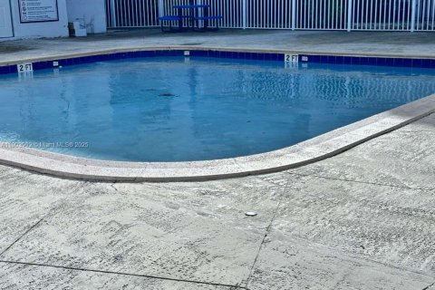 Copropriété à louer à Miami, Floride: 2 chambres, 80.45 m2 № 1954934 - photo 25