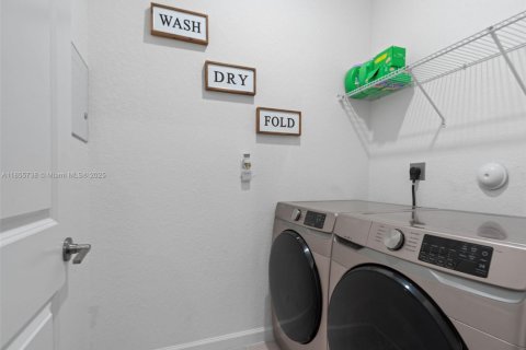 Villa ou maison à vendre à Homestead, Floride: 5 chambres, 269.88 m2 № 2021517 - photo 13