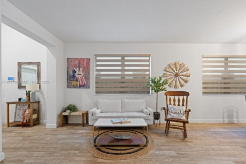 Villa ou maison à vendre à Homestead, Floride: 5 chambres, 269.88 m2 № 2021517 - photo 17