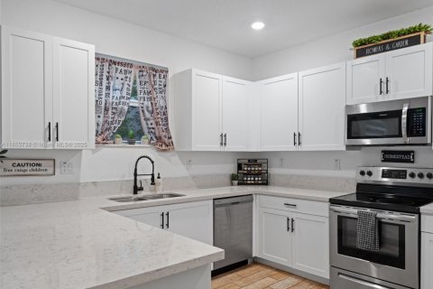 Villa ou maison à vendre à Homestead, Floride: 5 chambres, 269.88 m2 № 2021517 - photo 22