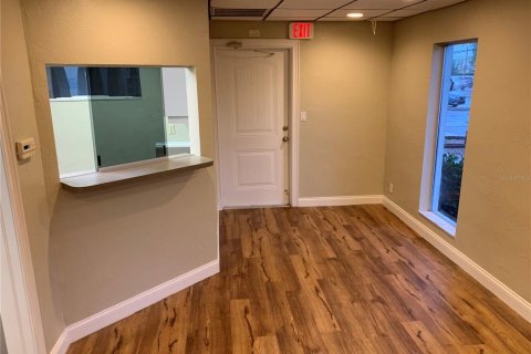 Commercial property in Largo, Florida 282.42 sq.m. № 1561335 - photo 9