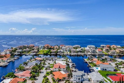 Casa en venta en New Port Richey, Florida, 5 dormitorios, 278.71 m2 № 1915457 - foto 6