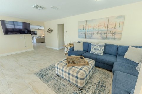 Casa en venta en New Port Richey, Florida, 5 dormitorios, 278.71 m2 № 1915457 - foto 19