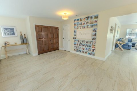 Casa en venta en New Port Richey, Florida, 5 dormitorios, 278.71 m2 № 1915457 - foto 12