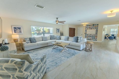 Casa en venta en New Port Richey, Florida, 5 dormitorios, 278.71 m2 № 1915457 - foto 16