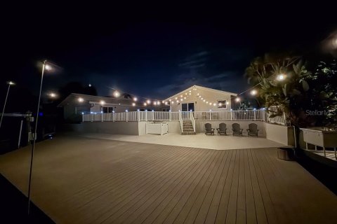 Casa en venta en New Port Richey, Florida, 5 dormitorios, 278.71 m2 № 1915457 - foto 3