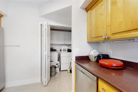 Copropriété à louer à Aventura, Floride: 3 chambres, 122.63 m2 № 1961103 - photo 8