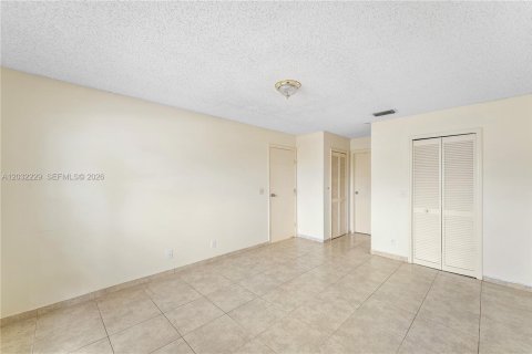 Villa ou maison à louer à Wellington, Floride: 5 chambres, 161.46 m2 № 2087805 - photo 11