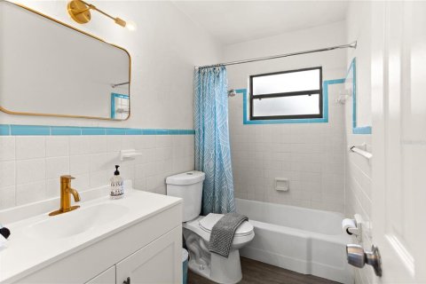 House in Sarasota, Florida 3 bedrooms, 146.51 sq.m. № 1620646 - photo 29