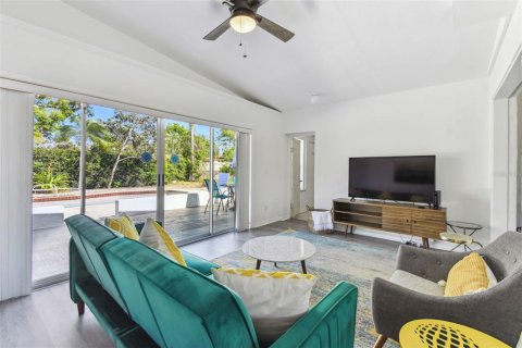 House in Sarasota, Florida 3 bedrooms, 146.51 sq.m. № 1620646 - photo 16