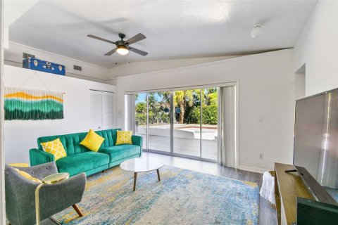 House in Sarasota, Florida 3 bedrooms, 146.51 sq.m. № 1620646 - photo 18