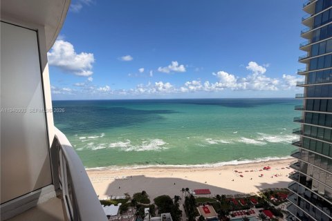 Condo in Sunny Isles Beach, Florida  № 2088598 - photo 8