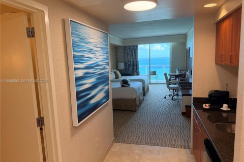 Studio in the Condo in Sunny Isles Beach, Florida  № 2088598