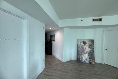 Купить кондоминиум в Майами, Флорида 2 спальни, 104.33м2, № 1808975 - фото 28