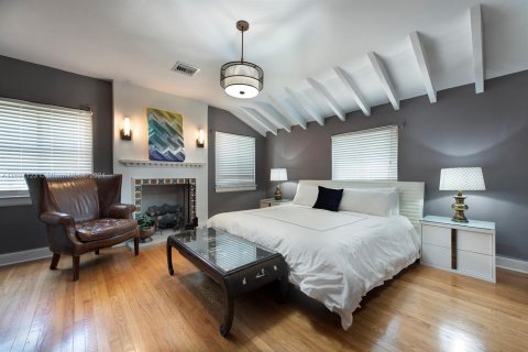 House in Miami Beach, Florida 12 bedrooms, 637.5 sq.m. № 2400028 - photo 18
