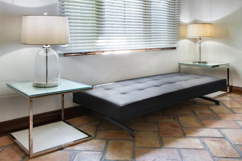 House in Miami Beach, Florida 12 bedrooms, 637.5 sq.m. № 2400028 - photo 28