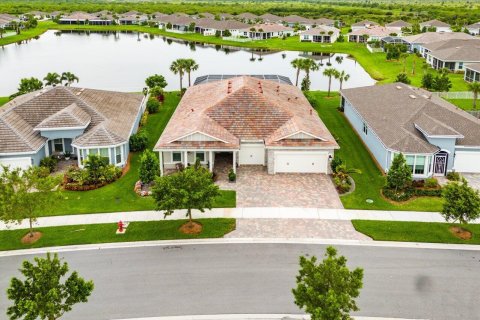 House in Port St. Lucie, Florida 3 bedrooms, 273.5 sq.m. № 2082145 - photo 2