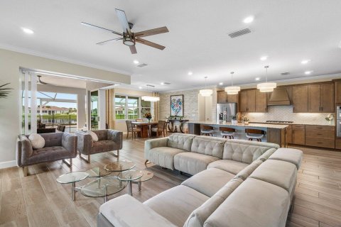 House in Port St. Lucie, Florida 3 bedrooms, 273.5 sq.m. № 2082145 - photo 8