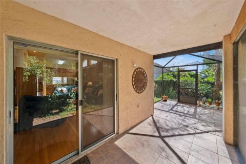 House in Tampa, Florida 3 bedrooms, 124.49 sq.m. № 2198918 - photo 20