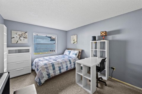 House in Tampa, Florida 3 bedrooms, 124.49 sq.m. № 2198918 - photo 8