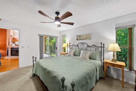 House in Tampa, Florida 3 bedrooms, 124.49 sq.m. № 2198918 - photo 3