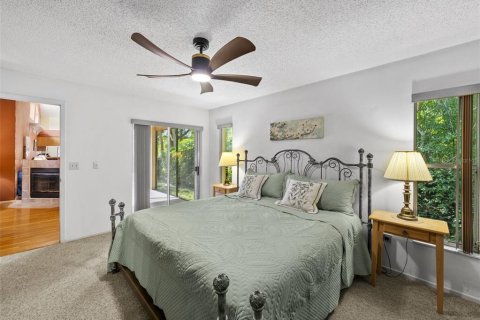 House in Tampa, Florida 3 bedrooms, 124.49 sq.m. № 2198918 - photo 4