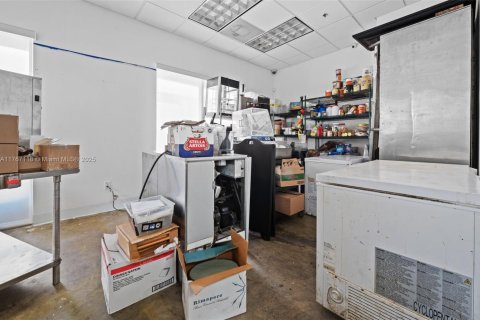 Commercial property in Hallandale Beach, Florida № 1977498 - photo 30