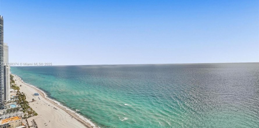 Condo in Sunny Isles Beach, Florida, 2 bedrooms № 1700780