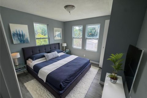 Propiedad comercial en venta en Saint Petersburg, Florida, 3 dormitorios, 112.13 m2 № 2116198 - foto 4