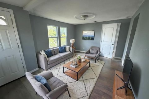 Propiedad comercial en venta en Saint Petersburg, Florida, 3 dormitorios, 112.13 m2 № 2116198 - foto 3