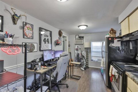 Propiedad comercial en venta en Saint Petersburg, Florida, 3 dormitorios, 112.13 m2 № 2116198 - foto 9