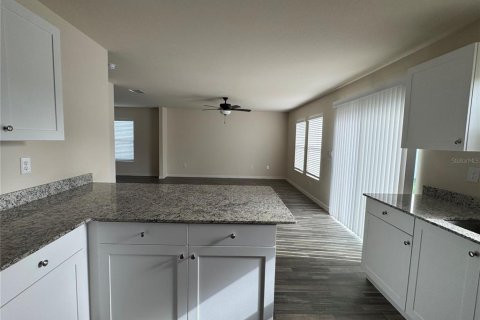House in North Port, Florida 3 bedrooms, 153.38 sq.m. № 2197500 - photo 10