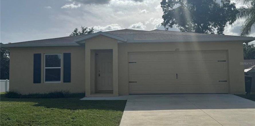 House in North Port, Florida 3 bedrooms, 153.38 sq.m. № 2197500