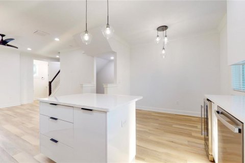 Touwnhouse à louer à Tampa, Floride: 3 chambres, 140.56 m2 № 2095385 - photo 13