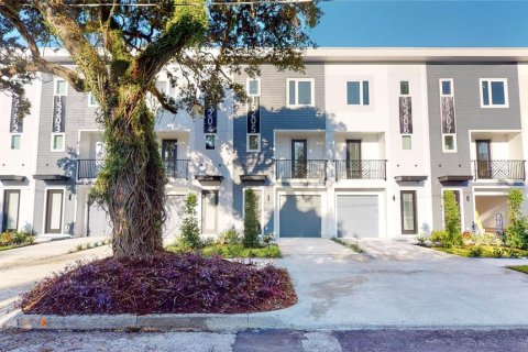 Touwnhouse à Tampa, Floride 3 chambres, 140.56 m2 № 2095385