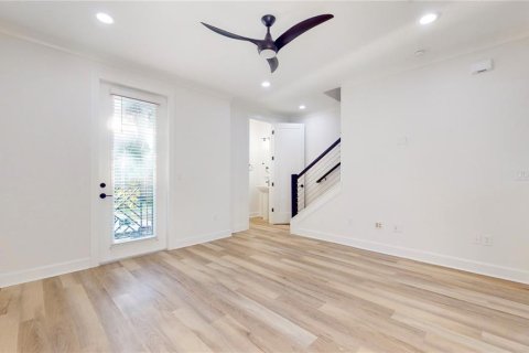 Touwnhouse à louer à Tampa, Floride: 3 chambres, 140.56 m2 № 2095385 - photo 16