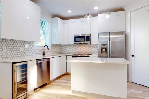 Touwnhouse à louer à Tampa, Floride: 3 chambres, 140.56 m2 № 2095385 - photo 10