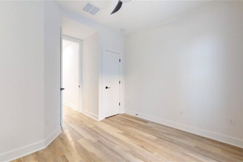 Touwnhouse à louer à Tampa, Floride: 3 chambres, 140.56 m2 № 2095385 - photo 5